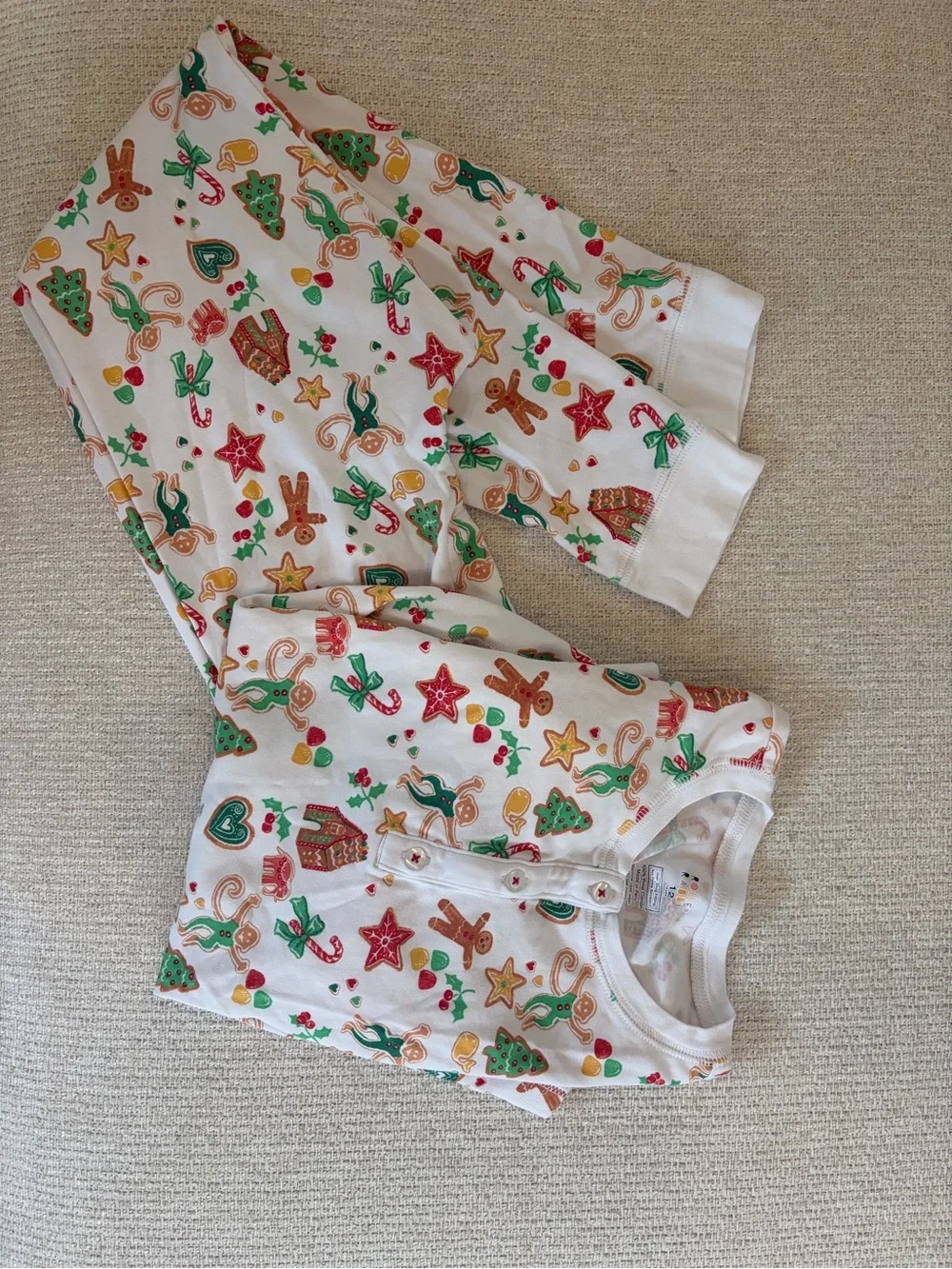 Roller Rabbit Kids 12 Pajama Set - Festive monkey, gingerbread holiday print EUC